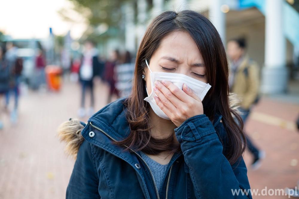 Smog w Warszawie: czy od minionej zimy coś się zmieniło? Smog towarzyszył nam niemal całą zeszłą zimę. W niektórych częściach kraju skażenie powietrze pyłami przekraczało 3000% normy. Minął rok.