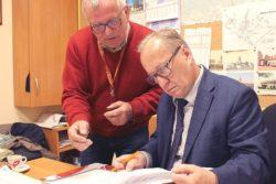 Ciągnik do utrzymania zieleni https://www. Decyzja o poważnej inwestycji musi być przemyślana i przeliczona. W gminie Kobiór doskonale wiedzą, jakie są zależności między starym a nowym sprzętem.