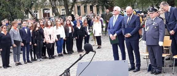 9 Tuż po odśpiewaniu Hymnu Sybiraków Na tym zakończono część oficjalną,