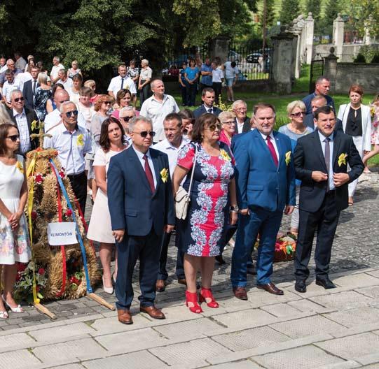 10 jarmark na św. Jacka dzień pierwszy Rokrocznie w dniach 15-17 sierpnia w Klimontowie odbywa się Jarmark na św. Jacka. W tym roku patronat nad imprezą objęli: Agata Wojtyszek Wojewoda Świętokrzyski oraz Adam Jarubas Marszałek Województwa Świętokrzyskiego.