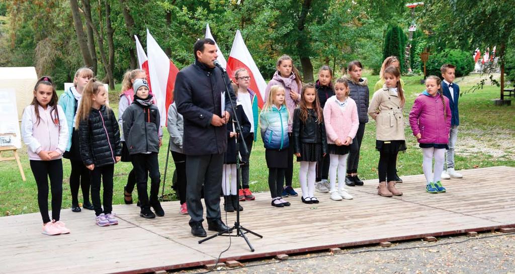 Były wspomnienia z powstań i trudnej walki, jaką toczyli ówcześni mieszkańcy i żołnierze, z nadzieją na odrodzenie się państwa polskiego.