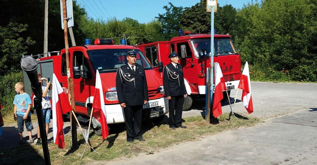 14 inwestycje gminne ROK 2016 Inwestycje komunalne: kontynuacja programu usuwania materiałów zawierających azbest z terenu Gminy Klimontów zadanie realizowane ze środków NFO- ŚiGW w Warszawie oraz