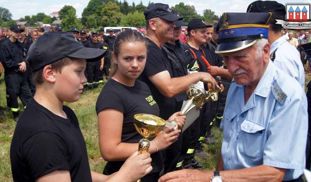 Uchwałą Prezydium Zarządu Oddziału Wojewódzkiego Związku Ochotniczych Straży Pożarnych Rzeczypospolitej Polskiej Województwa Lubelskiego przyznano: Złoty Medal Za zasługi dla pożarnictwa - druhowi