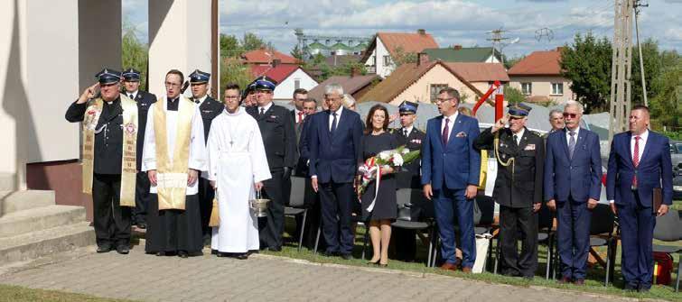 w intencji zmarłych strażaków. 3. Przemarsz na miejsce uroczystości. 4.