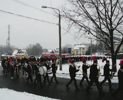 BARBÓRKA 2017 ze Spó dzielni Mieszkaniow,,ROW To by a dobra zabawa J u po raz pi ty na sza spó - dziel nia pa tro no wa a Bar bór - ce w Wo dzi s a wiu.