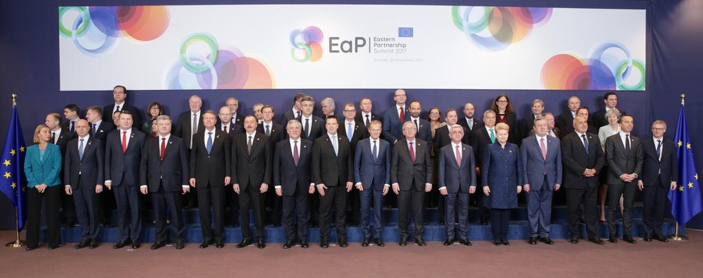 5. SZCZYT PARTNERSTWA WSCHODNIEGO, BRUKSELA 2017. ŹRÓDŁO: COUNCIL OF THE EUROPEAN UNION nych formatach politycznych nie mają możliwości się spotkać.