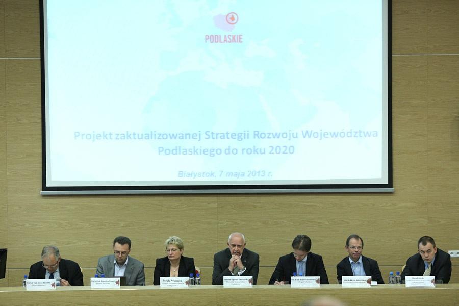Przed nami jeszcze kilka miesięcy pracy. Będziemy analizować zebrane uwagi i propozycje powiedział marszałek Dworzański.