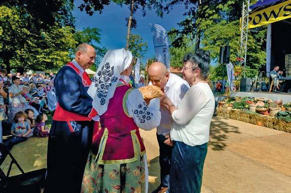 Podczas wyjątkowej uroczystości mogliśmy zobaczyć kolorowy, rozśpiewany i