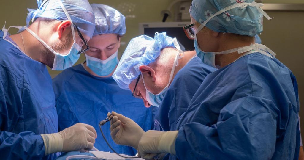 CEL OPERACYJNY 3.1 Poprawa współpracy pomiędzy podmiotami leczniczymi a Uczelnią CEL OPERACYJNY 3.2 Wsparcie rozwoju komercyjnych i niekomercyjnych badań naukowych CEL OPERACYJNY 3.