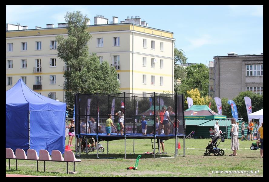 były strefy z Food Truckami, popcornem,