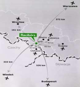 Aby dotrzeć do Krakowa (stolica woj. małopolskiego), trzeba pokonać odległość 145 km, a chcąc osiągnąć Wrocław - zaledwie 15 km więcej. Od stolicy Polski Warszawy, Racibórz dzieli 372 km.
