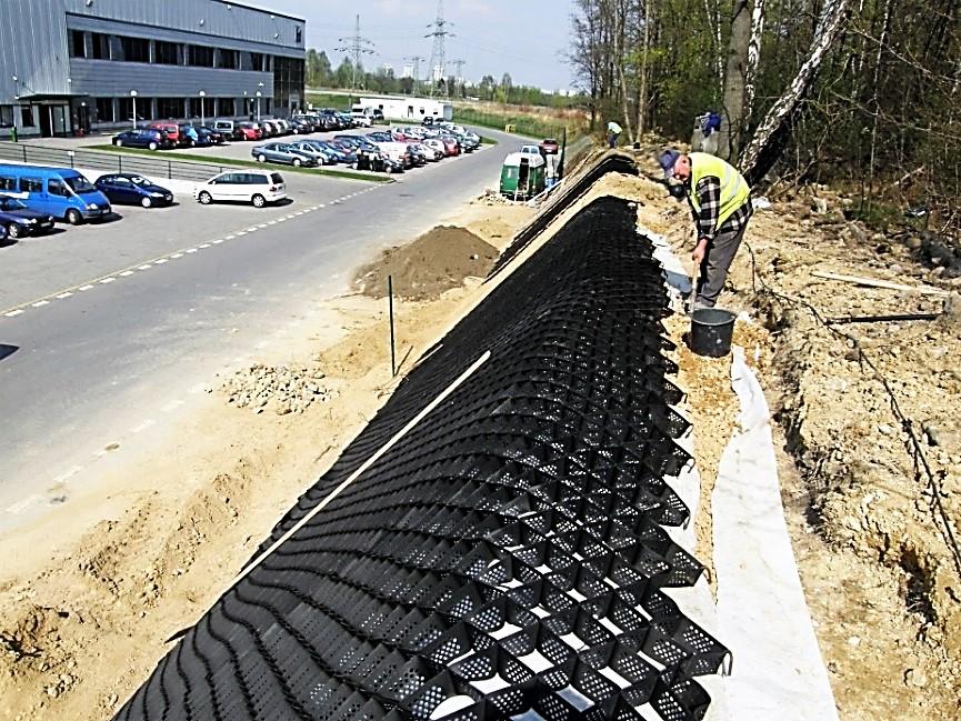 nasypu z wykorzystaniem biomaty. geokraty. biowłókniny.