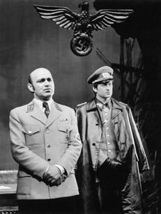 Sezon 1974/75 123 Sarnecki, so tys Zdzis aw Latoszewski WyrwaÊ Andrzej Skupieƒ Bazylejski Jerzy Bloch Czubanowski Jerzy Bielecki Bogusiak Adam CieÊlak Kàdzielka Wanda W s aw Solarek, bufetowy Zdzis