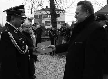 Spełniło się ich marzenie. - Jeździliśmy już nim na dwie akcje. Gasiliśmy pożar torfu w Łapach i palące się opony w Płonce Kościelnej mówi Grzegorz Łupiński, prezes OSP w Płonce Kościelnej.