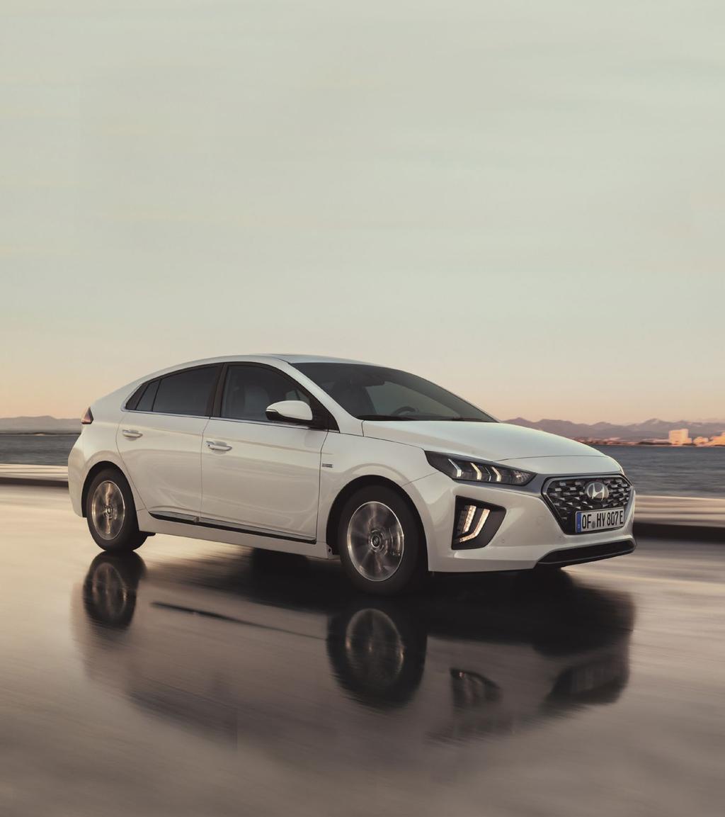 Nowy Hyundai IONIQ Plug-in Cennik rok produkcji 2019 Silnik / Wersja PREMIUM PLATINUM Napęd hybrydowy 1.6 GDI 6DCT (141 KM) 151 900 zł 169 900 zł Dotyczy samochodów z roku produkcji 2019.