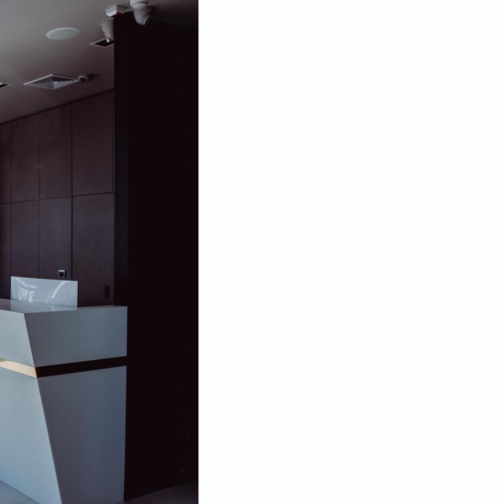 Hotel Evva Business & Wellness Hotel Evva****Business &Wellness znajduje się w centrum Tarnobrzega, w bliskim sąsiedztwie takich miast jak Sandomierz 10 min, Stalowa Wola 30 min, Mielec 40 min.