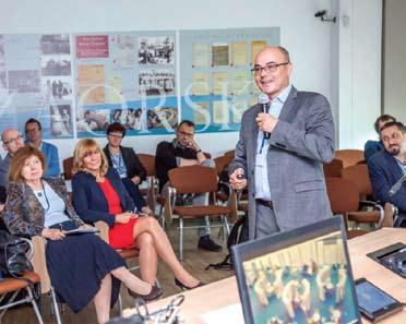 BIULETYN ZG SBP Nr 2/2018 21 Jakub Pacześniak z Instytutu Książki zaprezentował efekty programu Infrastruktura Bibliotek, realizowanego w ramach Narodowego Programu Rozwoju Czytelnictwa.