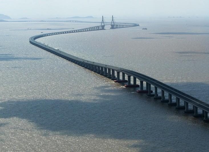 Svého času největší stavební konstrukce c Daniel Rypl, 2010 Donghai Bridge - Čína v roce 2009 nejdelší
