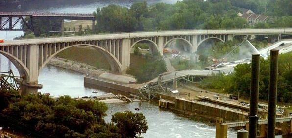Bridge in Minneapolis - USA ocelový příhradový oblouk
