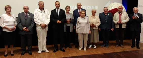 Tutaj muszę stwierdzić, że wielu z pośród nas pisze i wydaje swoje wspomnienia, jako książki /ogólnie dostępne/. Wymienię tylko niektóre osoby, z Koła Fabryczna: pp. Julia Kłusek /śp.