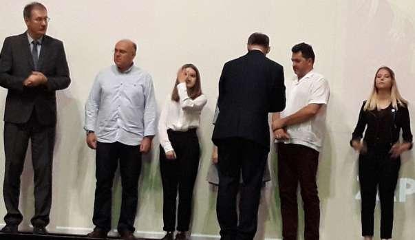 5 - praca plastyczna /klasa IV-VI/ Bartosz KUTA; - praca plastyczna /klasa VII-VII/ - Paulina FASSA; - praca literacka /gimnazjum/: 1-m-ce Katarzyna LATACZ; 2-m-ce Paweł BALICKI; 3-m-ce Anna JÓZKÓW