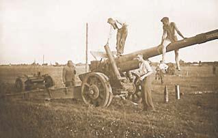 Krasne, 1941 r.; ze zb. G. Domańskiego którzy poszli pomagać powstańcom pomimo braku oficjalnej zgody. Wielu zginęło.