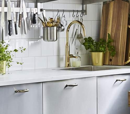 Szczegóły na str. 32-37 Spis treści Usługi IKEA...4 Kuchnie IKEA...6 System mebli kuchennych METOD...8 Drzwi i fronty szuflad.
