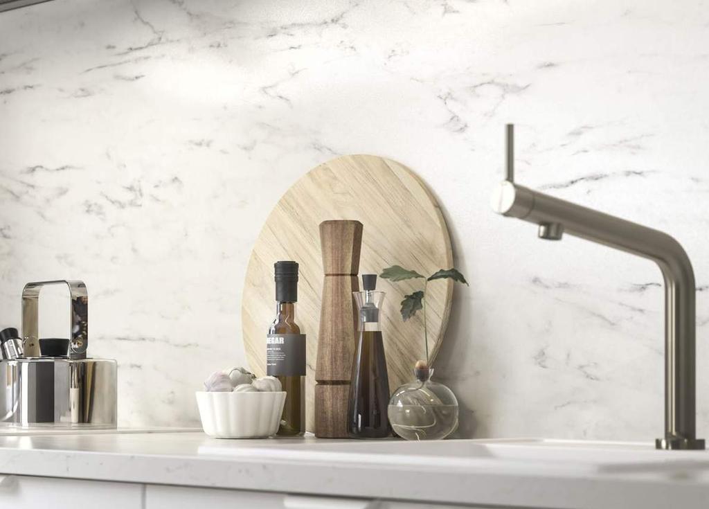 Materiały Laminat Laminowane panele ścienne powstają poprzez nałożenie laminatu melaminowego na płytę wiórową, w wyniku czego otrzymujemy trwałe wykończenie powierzchni.