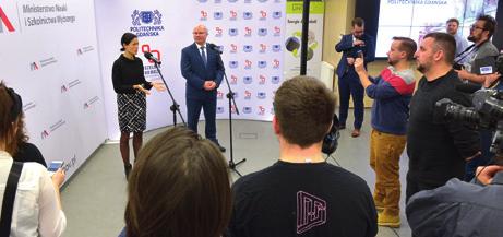 Konferencja dotyczyła otrzymania przez Politechnikę statusu uczelni badawczej, a poprzedziło ją śniadanie prasowe połączone z prezentacją nowo powołanych Centrów Badawczych PG (Centrum BioTechMed,