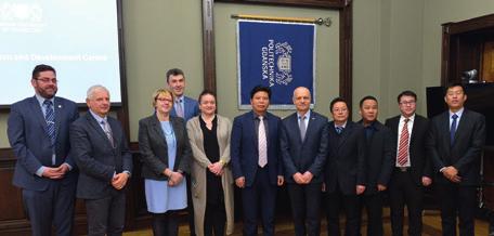 Goście z uczelni w Hunan swoją wizytę w dniu 12 grudnia 2019 roku rozpoczęli od Wydziału Chemicznego, gdzie mogli obejrzeć m.in. laboratoria i pracownie.