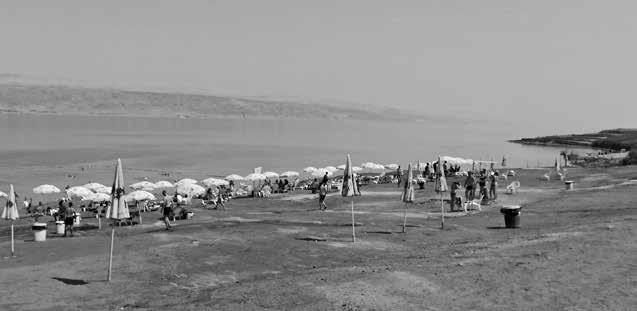 Józef Placha Moja Ziemia Święta 57 Dalszy etap podróży to Qumran już bliżej Morza Martwego a tam słynne wykopaliska zwojów Pisma Świętego, które przypadkowo odkrył jeden z Beduinów, a które były