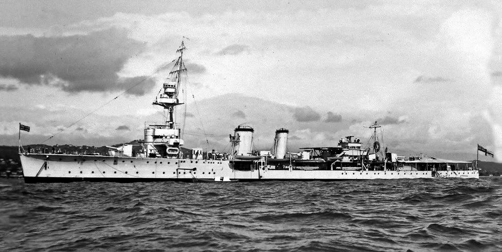 Tekst Brytyjski krążownik lekki Ceres w ujęciu z lat 20-tych. Identycznie wygladał Cardiff. ników) pod dowództwem adm. Ch. Madden a.
