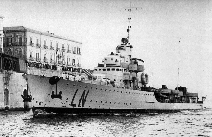Wiatry, Poeci i Żołnierze niszczyciele typów Maestrale, Oriani i Soldati gdzie pozostawał niemal do chwili zawieszenia broni. Ostatecznie prace zakończono do 15 października 1943 r.