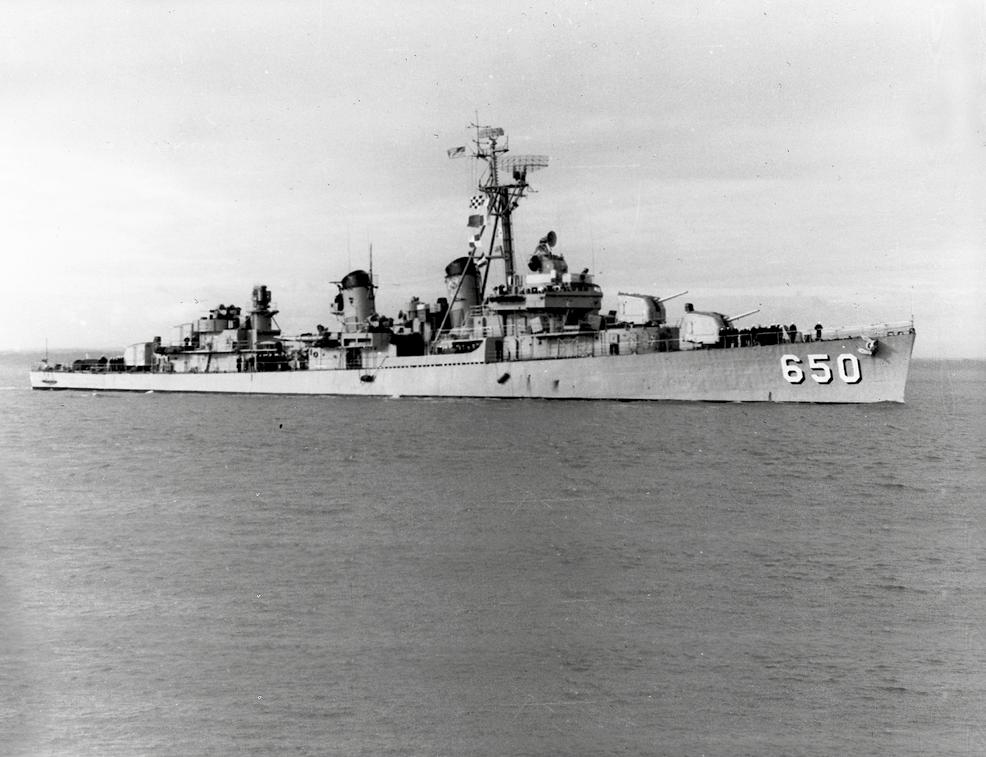 Hartmut Ehlers (Niemcy) Tekst Caperton (DD-650) w ujęciu z 1957 roku. Fot. zbiory Hartmuta Ehlersa część Va Niszczyciele typu Fletcher 5. Lista okrętów oraz historia służby DD 649 Albert W.