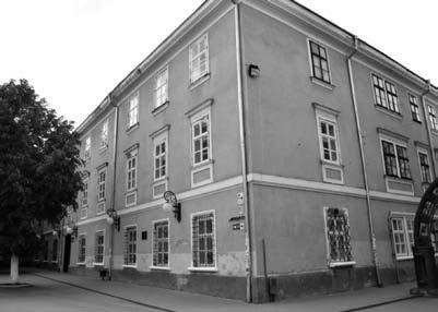 Już w czasie nauki w stanisławowskim kolegium przeżył młodzieńczą miłość do Marianny Brösellówny, córki kapitana wojsk saskich, nazwanej później pierwszą Justyną (takie imię nosiły w poezji kolejne