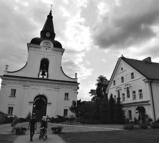 Z DOLINY ŁOSOŚNY Romuald Mieczkowski Akademia Supraska to centrum konferencyjne, ośrodek szkoleniowy i oświatowy, tworzony przez prawosławną diecezję białostocko-gdańską, monaster Zwiastowania