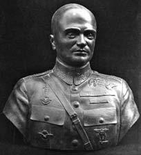 lotniczy dla Polski. W okresie maj-wrzesień 1930 pełnił funkcję komendanta Przysposobienia Wojskowego Lotniczego w Łodzi. W lutym 1930 został wybrany członkiem zarządu Łódzkiego Klubu Lotniczego.