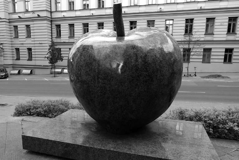 LITWA POLSKA: Z MIESIĄCA NA MIESIĄC Wojewódzkiego (ratusza) trwała wystawa zorganizowana przez Mazowiecki Instytut kultury przy współpracy z Muzeum Kresów i Ziemi Ostrowskiej (kurator Zbigniew