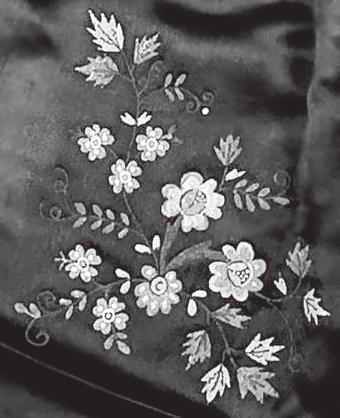 30 Elżbieta Oficjalska Fragment malowanego fartucha, lata 30. XX w. Fartuch był nieodłącznym elementem stroju wiejskiej kobiety.