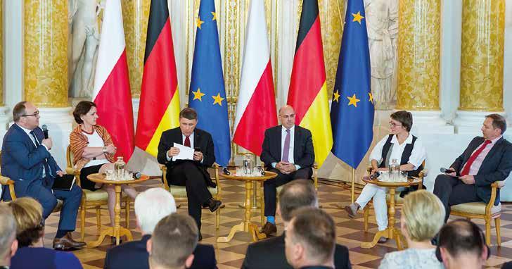ambasadorem Niemiec w odrodzonej niepodległej Polsce Fot. Artur Tkaczyk Dyskusja panelowa podczas konferencji.