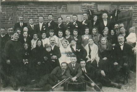 X-42 ostatnio zamieszkała ul. Sejmowa 8 m. 6, 56-400 Oleśnica (jej mężem był inż. Edmund Witek); Irena Kubicka z domu Daszyńska (ur. 20/10/1936) ostatnio zamieszkała ul.