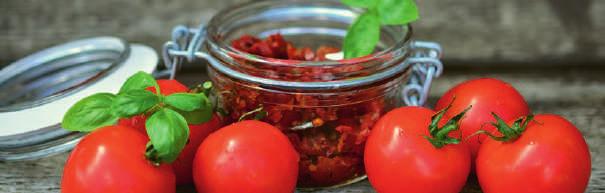 Pesto z suszonych pomidorów Pesto z suszonych pomidorów jest bardzo smaczne, idealne na farsz.