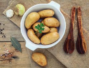 Istnieją trzy podstawowe typy ziemniaków: A, B i C każdy kolejny jest bardziej miękki i mączysty. Wyróżniamy też typy pośrednie, idealne do faszerowania.