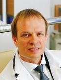 Andrzej Folga Ukończył Akademię Medyczną w Gdańsku na Wydziale Lekarskim w 1997 r. Posiada specjalizacje z chorób wewnętrznych, kardiologii i medycyny sportowej.