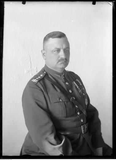 Adam Kazimierz Zakrzewski herbu Bogoria (25.02.1892 14.10.1958) Rysunek 2. Pułkownik Zakrzewski w okresie, gdy dowodził 1. pułkiem strzelców konnych.