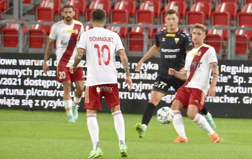 14 TWOJE TYCHY 3 sierpnia 2021 sport Punkt na inaugurację Remisem 1:1 zakończył się pierwszy mecz piłkarzy GKS w nowym sezonie. GKS ŁKS W OBIEKTYWIE zdjęcia: Wojciech Wieczorek Wojciech Wieczorek w.