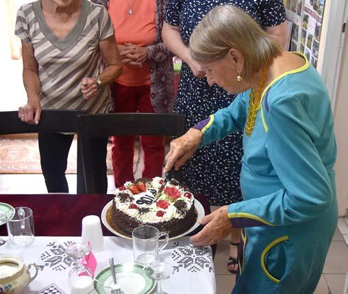 Nie tylko dlatego, że pani Wincentyna skończyła okrągłe 90 lat, ale też dlatego, że zbiegły się z jubileuszem 40-lecia ogródków działkowych Nad Potokiem, w których jubilatka jest od początku.