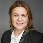 Posiada wieloletnie doświadczenie w zarządzaniu dużymi strukturami, w tym w zarządzaniu strukturami rozproszonymi, w modelu międzynarodowym.