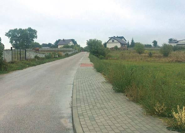 Budowa chodnika w ciągu ul. Polowej lipcu br. Gmina Rutki zrealizowała inwestycję polega- na budowie chodnika w ciągu ul. Polowej w Rut- Wjącą kach Kossakach.