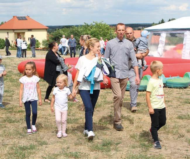 W tym roku świętowanie nie zakończyło się tylko festynem w niedzielę ale trwało również w poniedziałek i wtorek, gdzie mieszkańcy Gminy zarówno starsi i młodsi w ramach